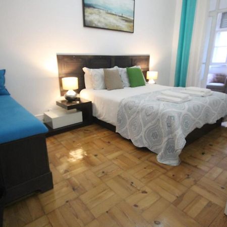 Ocean M1 R4 - Large Double Room With Shared Bathroom In City Center Lissabon Exterior foto