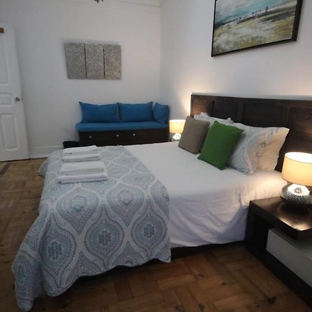 Ocean M1 R4 - Large Double Room With Shared Bathroom In City Center Lissabon Exterior foto