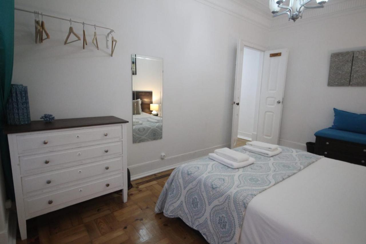 Ocean M1 R4 - Large Double Room With Shared Bathroom In City Center Lissabon Exterior foto