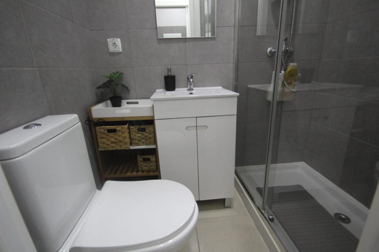 Ocean M1 R4 - Large Double Room With Shared Bathroom In City Center Lissabon Exterior foto